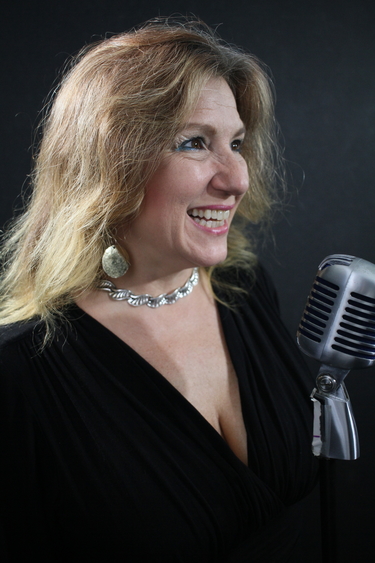 Anni and Ean Howe One at a Time or as a Team Anni Photo